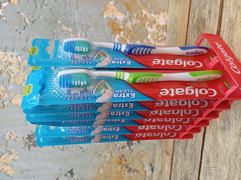 Colgate Medium med display 48 stk